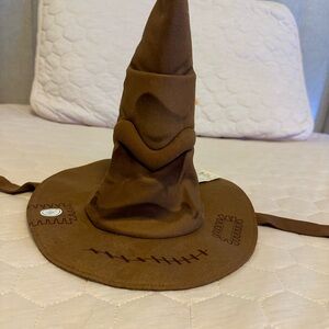 New Build a Bear Harry Potter Hogwarts
School Sorting Hat with Sound